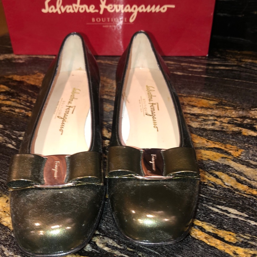 AUTHENTIC Salvatore Ferragamo Vara Ballerina Shoes